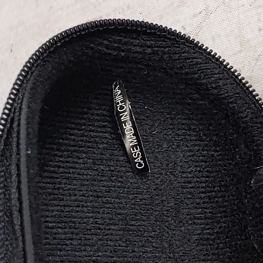 Oakley Vault Unisex Sunglasses Hard Case Soft Pouch Black USED FREE SHIPPING